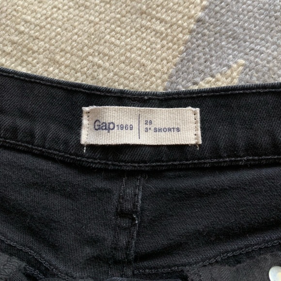 Gap Washed Black Jean Shorts - Picture 3 of 4